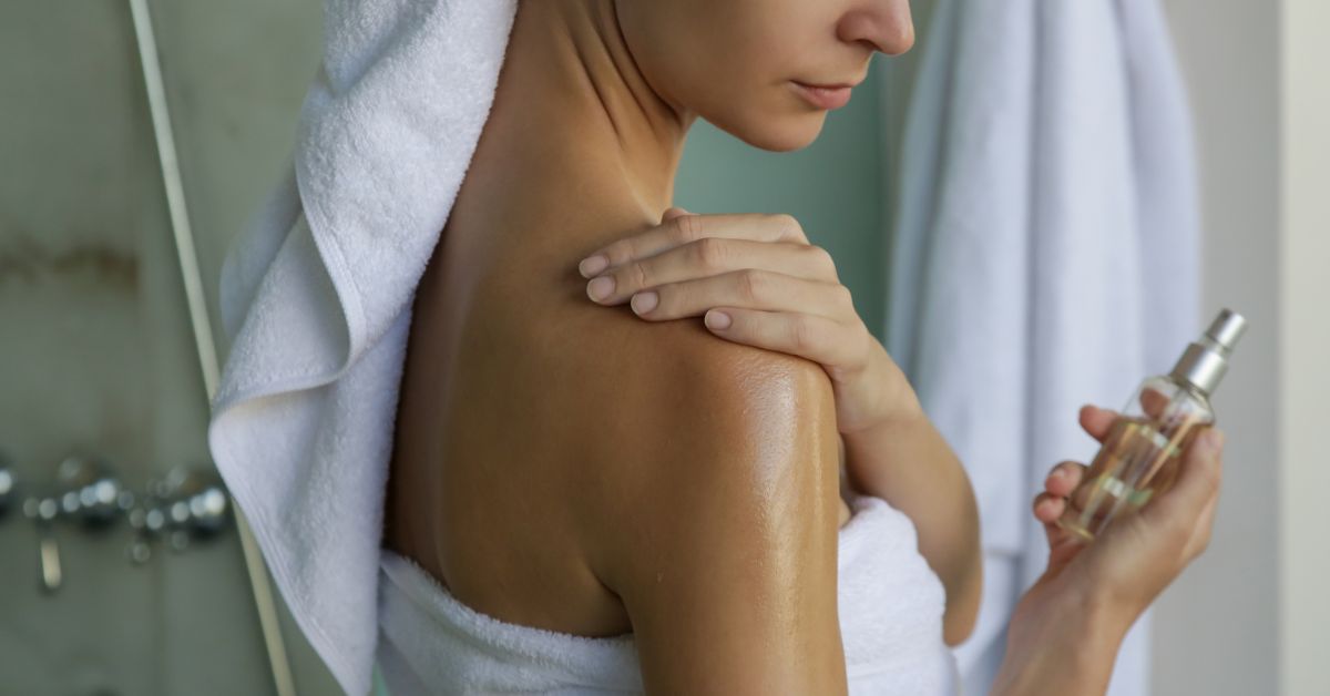 Moisturizing Body Oil 101: The Secret to Glowing Skin!