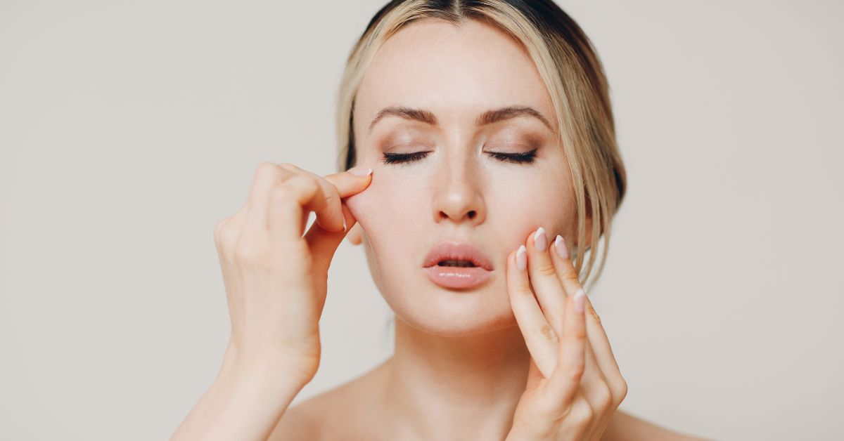 How to Tighten Skin on Face: All Treatments You Should Know